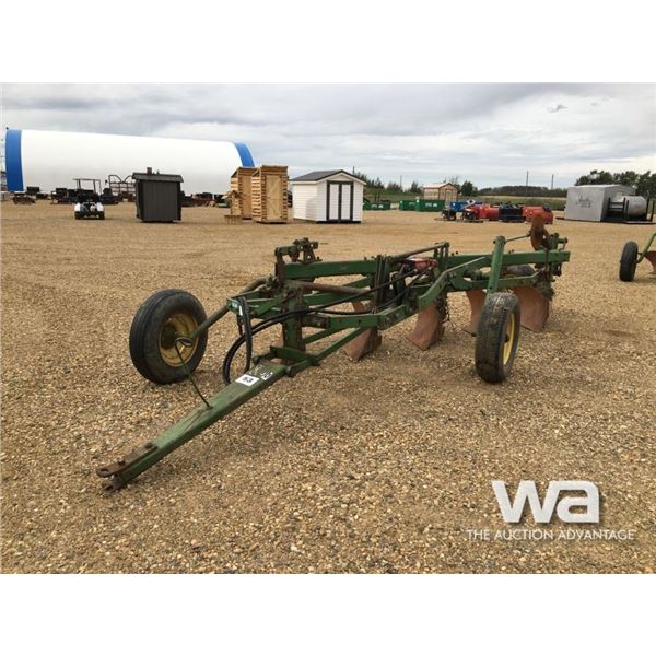 JOHN DEERE 3100 5 X 16" PLOW