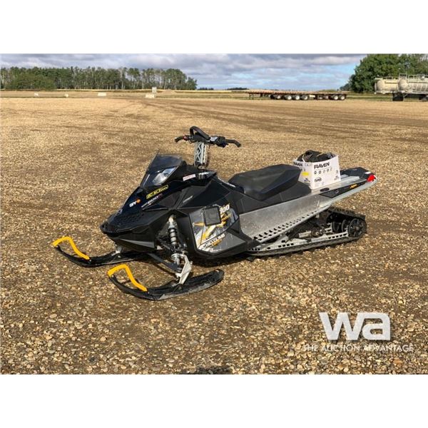 2009 SKI-DOO SUMMIT 800 SNOWMOBILE