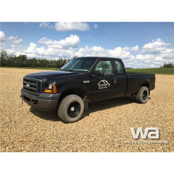 2006 FORD F250 E-CAB PICKUP
