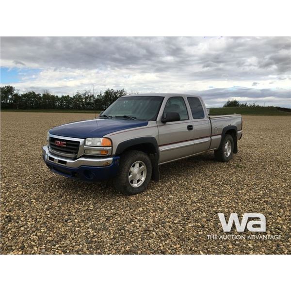 2005 GMC SIERRA E-CAB PICKUP