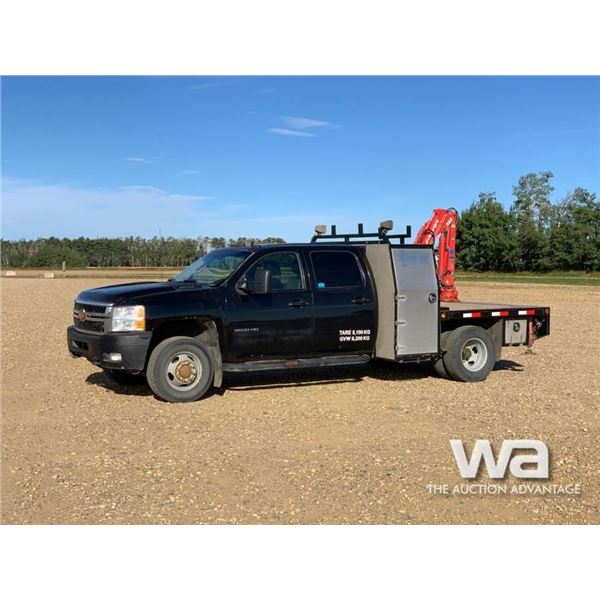 2013 CHEVROLET 3500HD CREW CAB BOOM TRUCK