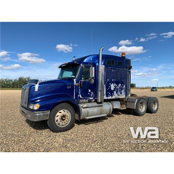 2001 INTERNATIONAL 9400I T/A SLEEPER TRUCK