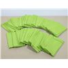 Image 1 : LOT DE 35 NAPKINS VERT EN TISSUE