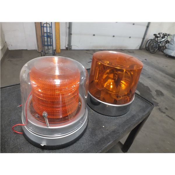 2 Orange Beacon Lights