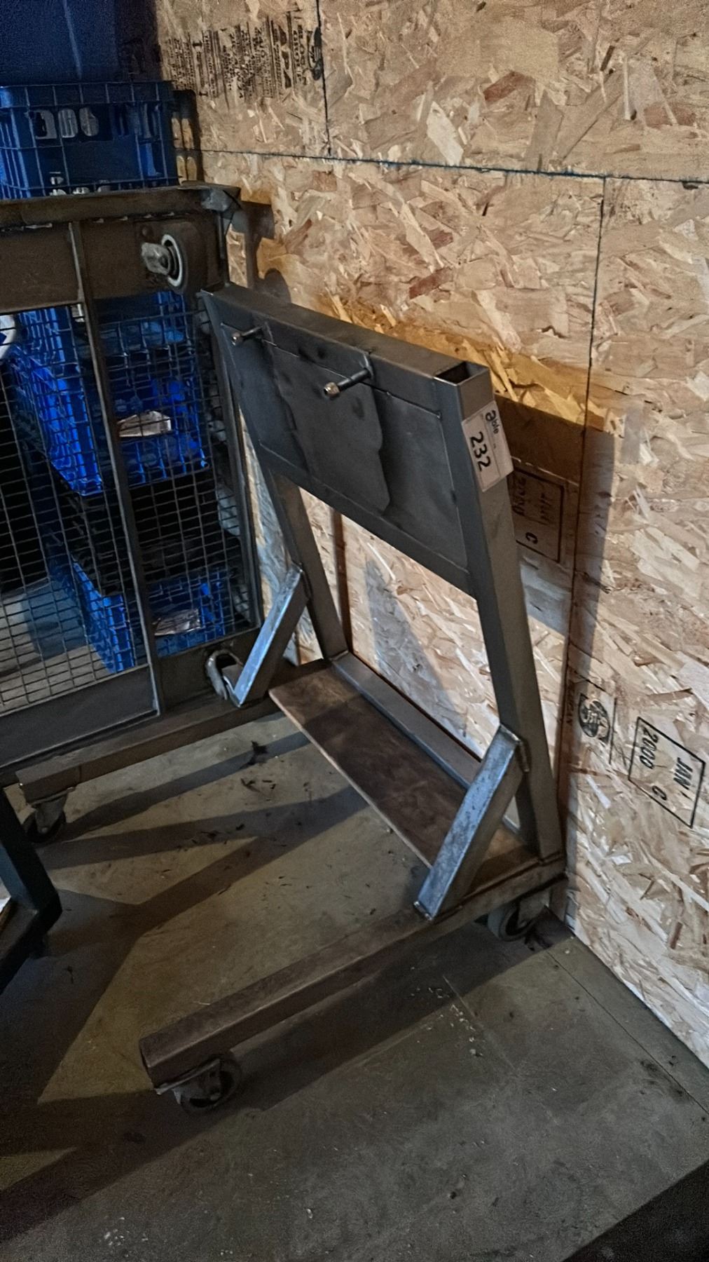 ROLLING OUTBOARD ENGINE STAND STAINLESS - Able Auctions