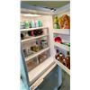 Image 2 : AMANA FRIDGE/FREEZER. WORKS. WORKS GREAT. 33 WIDE