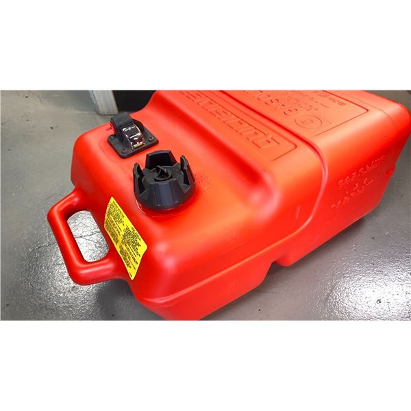 NEW QUICKSILVER OUTBOARD 25L GAS TANK.
