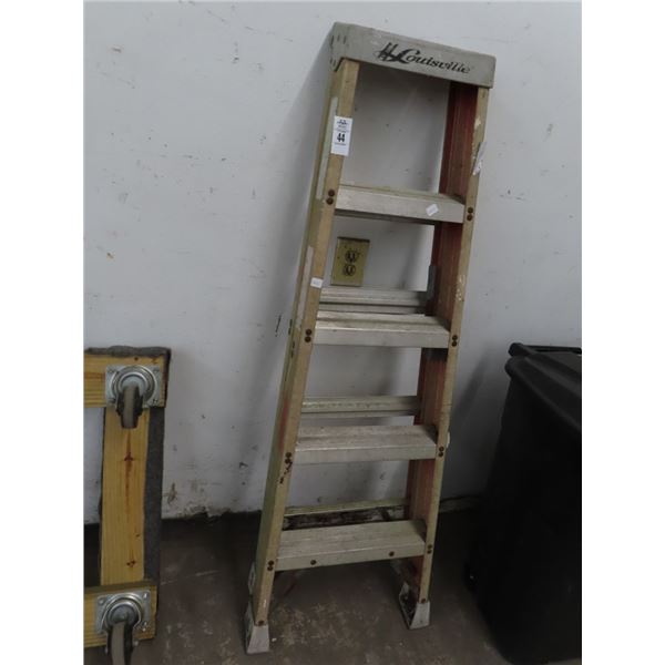 Louiseville 5' FG Stepladder