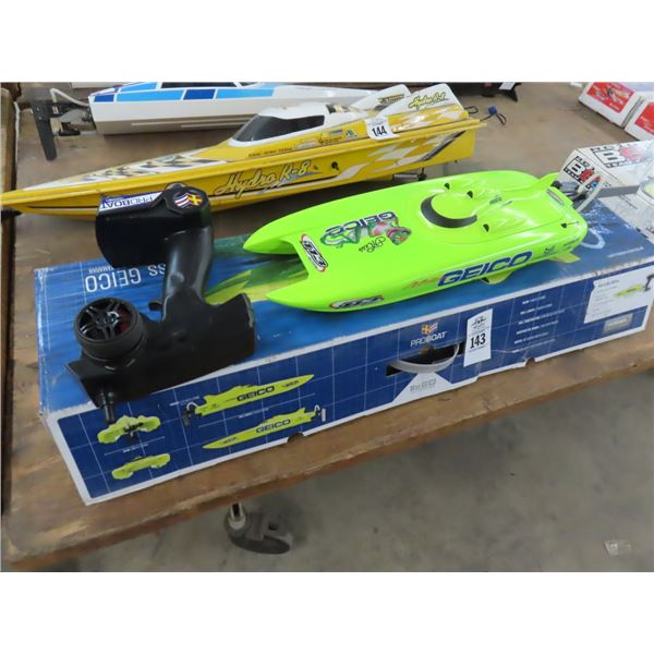 Geico Pro Boat RC Power Catamaran