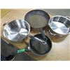 Image 1 : BUNDLE C/W APPROX. 6 PANS