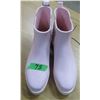 Image 1 : NEW:  LADIES BOOTS (SIZE 9)