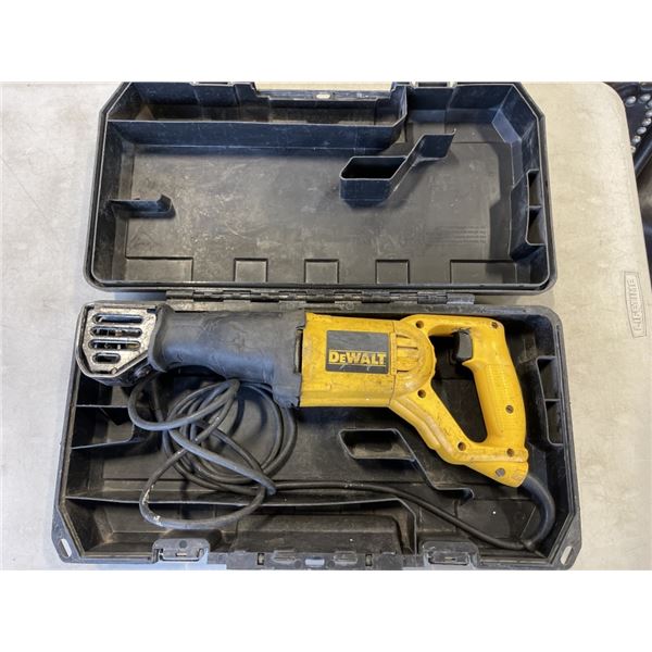 CASED DEWALT SAWSALL