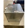 Image 2 : LARGE BUILT IN EXHAUST FAN