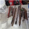 Image 1 : BUCKET OF LARGE HAMMER DRILL BITS