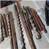 Image 2 : BUCKET OF LARGE HAMMER DRILL BITS