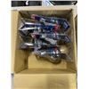 Image 3 : 2 BOXES OF SHOWERHEADS