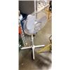 Image 2 : FLOOR FAN AND WORKLIGHT