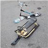 Image 1 : TWO SLEDS