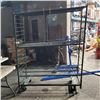 Image 1 : LARGE GREEN METAL RACK