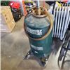 Image 2 : AUTOMOTIVE FLUID MAINTENANCE TANK WITH FUNNEL AND HOSE