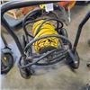 Image 2 : HOSE AND REEL