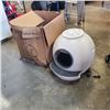Image 1 : SMART CAT LITTER BOX, POWERS ON, CONNECTS TO TUYA SMART APP