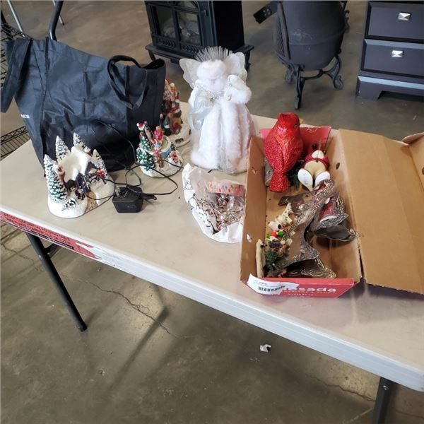 LOT OF MUSICAL XMAS DECOR AND MORE
