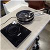 Image 1 : SALTON INDUCTION COOKTOP WITH BLUE DIAMOND AND OXO FRYING PANS, TESTED AND WORKING.