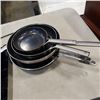Image 3 : SALTON INDUCTION COOKTOP WITH BLUE DIAMOND AND OXO FRYING PANS, TESTED AND WORKING.