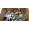 Image 2 : BOX OF ASSORTED GLASSWARE
