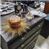 Image 1 : 2 ANTIQUE SUNBURST MIRRORS AND MANTLE CLOCK WITH SUGAR BOWL AND 2 HUMMINGBIRD COLLECTOR PLATES
