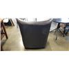 Image 3 : STUDDED BLACK LEATHER CHAIR