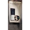 Image 2 : FITBIT VERSA 4 SMARTWATCH - TESTED WORKING, RETAIL $259