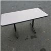 Image 2 : APPROX 5FT X 3FT WORK TABLE