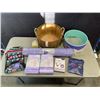 Image 1 : PURPLE YOGA BASKET WITH TPE YOGA MAT, TPE/PC YOYA WHEEL, 2 POE YOUGA BLOCKS, BAG, THERAPY BALL, STRA