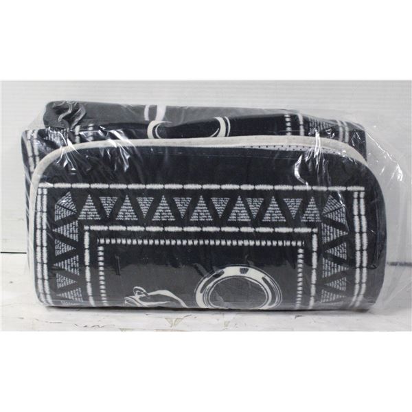 2 BLACK & WHITE KITCHEN & LAUNDRY MAT -