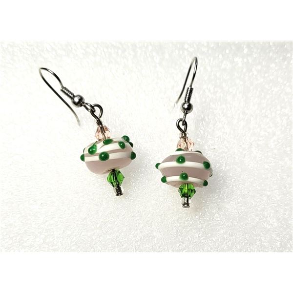 27)  LAMPWORK GLASS GREEN WITH WHITE & PALE