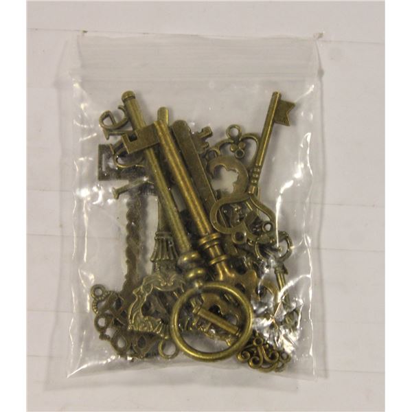 NEW 13 METAL VINTAGE KEYS