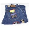 NEW PAIR OF MEN'S LEVI BLUE JEANS