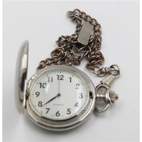 QUARTS POCKET WATCH ON ROPE CHAIN