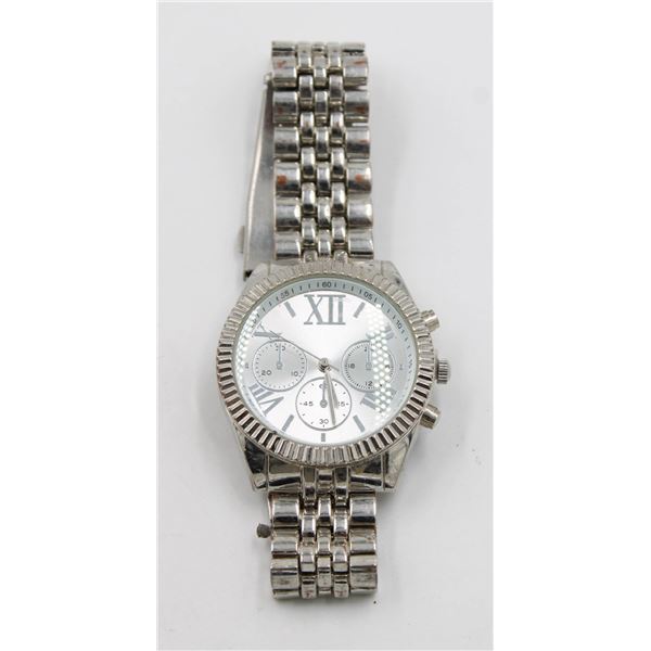 NICE MENS STAINLESS STEEL WATCH