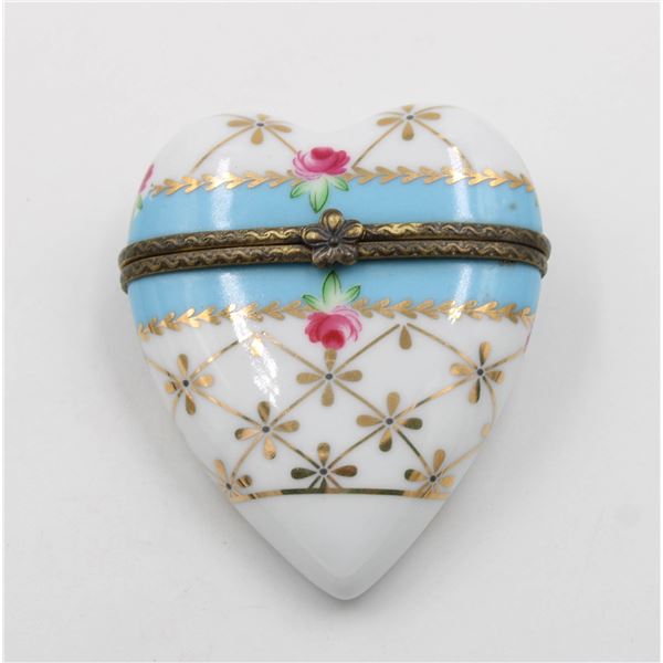 ROYAL LIMAGES FRANCE HINGED PORCELAIN HEART BOX