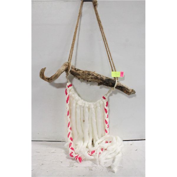 WALLHANGING 28" LONG