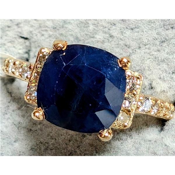 BZ2096-100J 10K NATURAL SAPPHIRE/DIAMOND RING