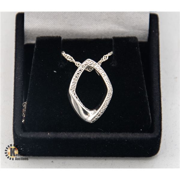 #1427-MULTIPLE DIAMONDS SET IN 925