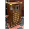 Image 1 : ANTIQUE VIKING FLOOR MODEL RADIO