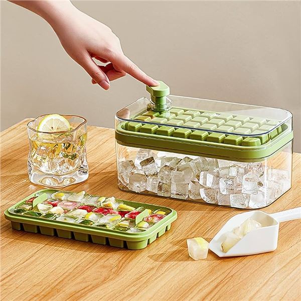 NEW AHOUGER ICE CUBE TRAY WITH LID 64 CUBES