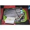 Image 1 : LARGE BIN OF ELECTRONICS VCR/DVD