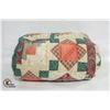 Image 1 : DOUBLE SIZE VINTAGE PATCHWORK PATTERNED QUILT