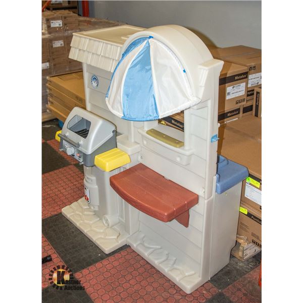 LITTLE TIKES KITCHEN/BARBEQUE